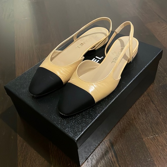 Chanel Beige Classic Slingbacks Flat Sandals Size 37.5 - Picture 1 of 6